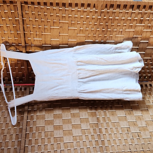 STORIA Tan Linen, Jumper / Romper Open Back Tie Up, Mini Shorts & Ruffle Pattern - Picture 2 of 11